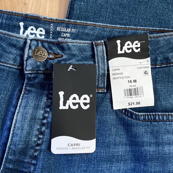 Lee Mid Rise Capri - Picture 3 of 4